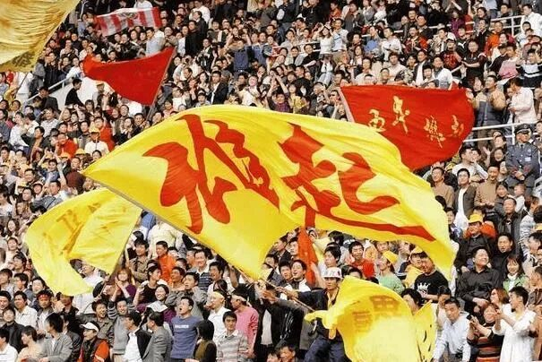 三十余载川渝德比：从兄弟情深到双城共鸣的足