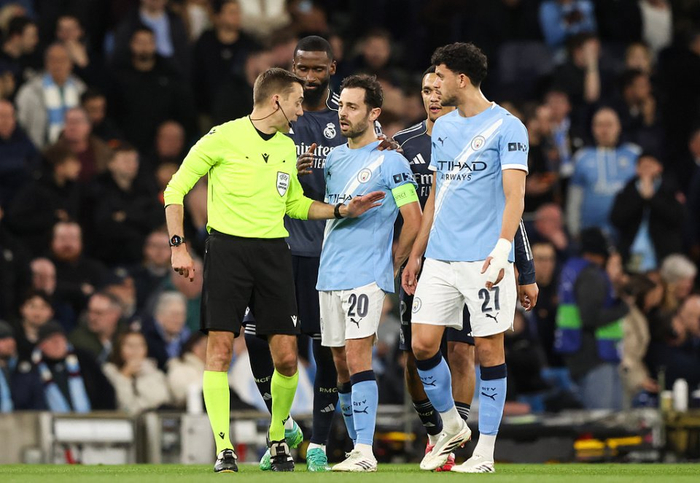 B席告别曼城 多家豪门争夺未来归属