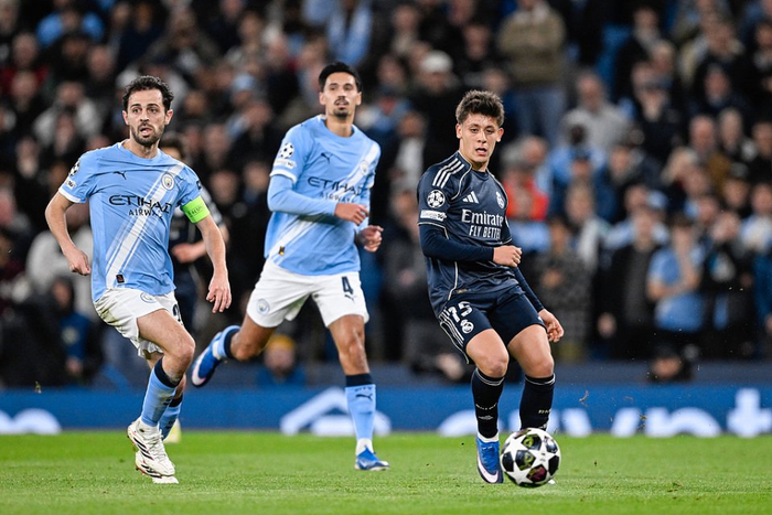 B席告别曼城 多家豪门争夺未来归属