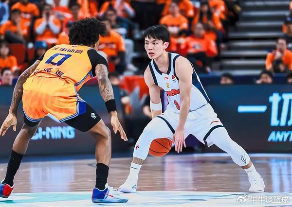 广东宏远客场惨败上海男篮 内线短板暴露