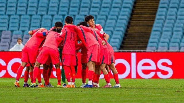 国足迎战喀麦隆：邵佳一