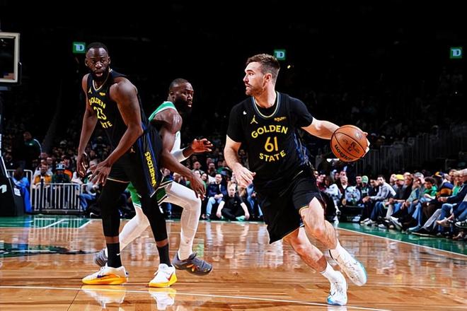 掘金下半场发力轻取勇士 斯潘塞低迷成败关键