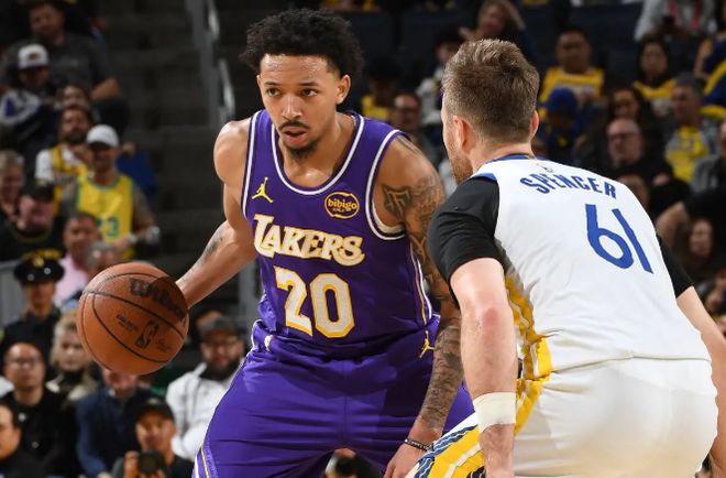 湖人终结三连败史密斯12分难改季后赛边缘困境