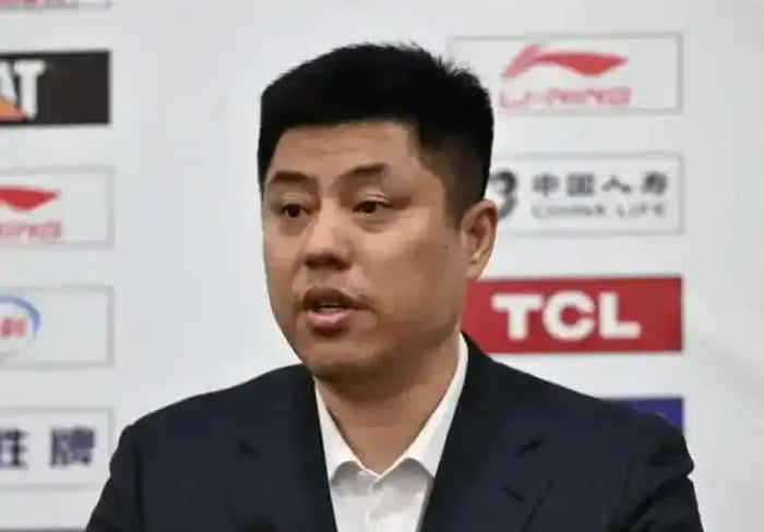 CBA季后赛争议判罚引裁判制度质疑
